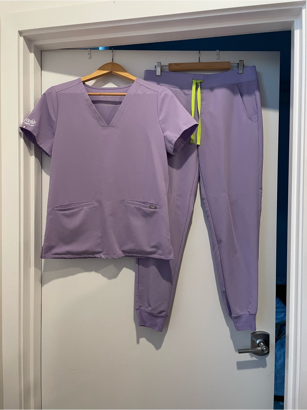 FIGS Lavender Dew Set - SMALL Casma Top and MEDIUM Zamora Joggers
